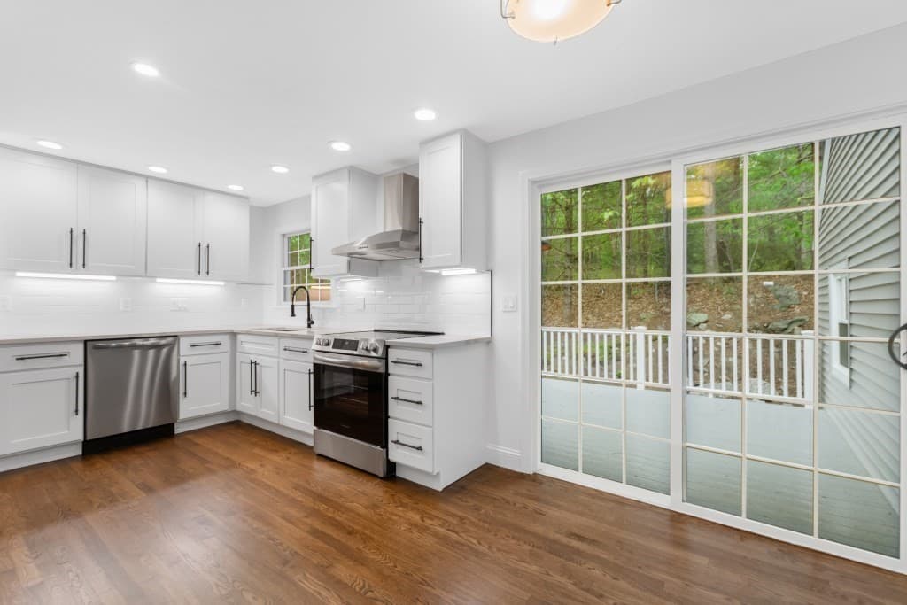 93 Beatrice Ln photo 2