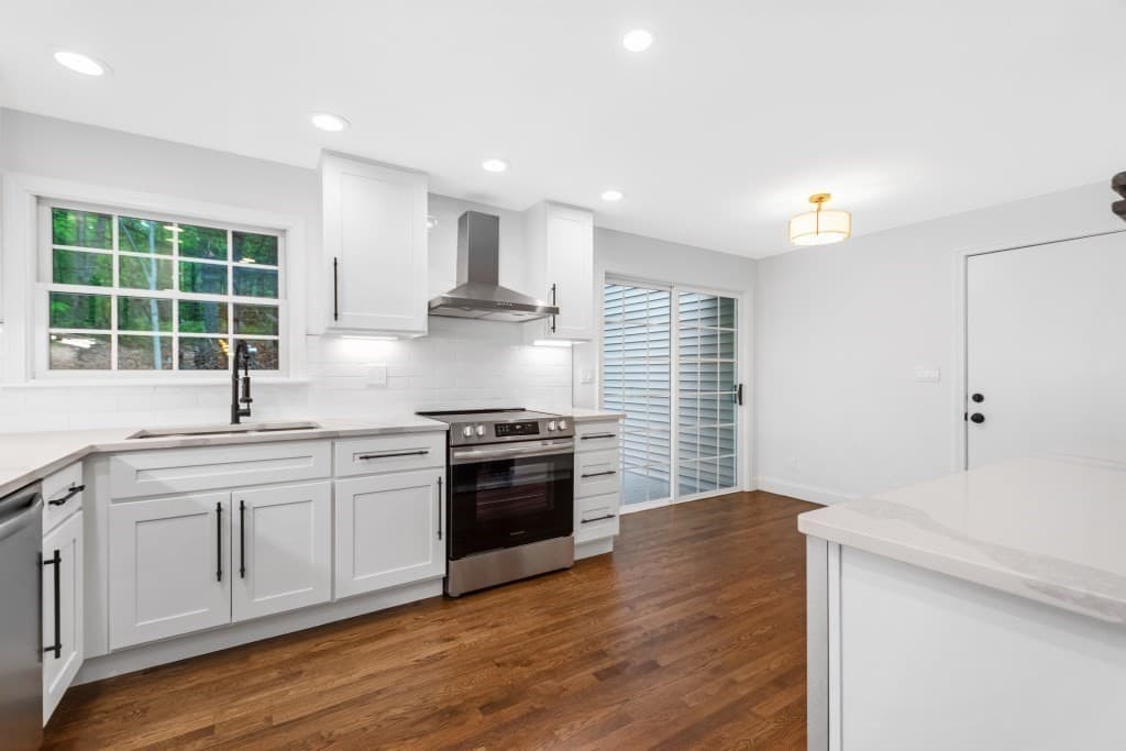 93 Beatrice Ln photo 3