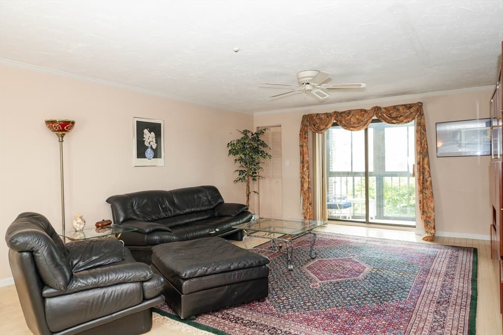 58 South St #203 photo 2