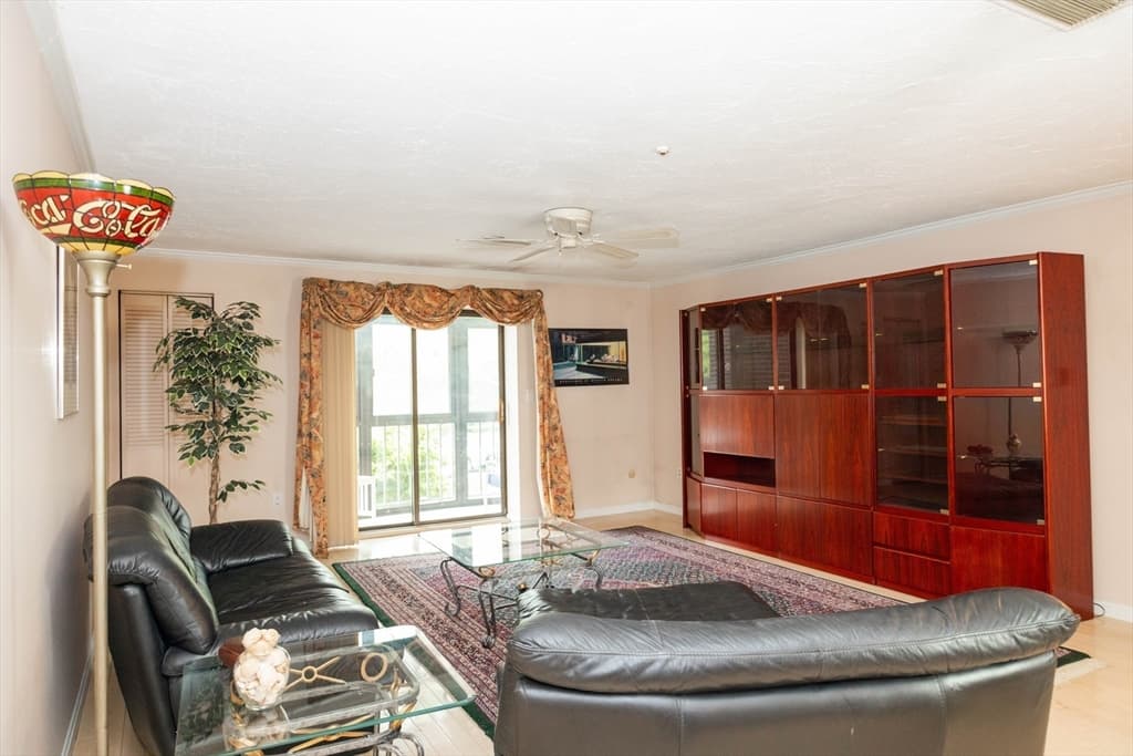 58 South St #203 photo 3