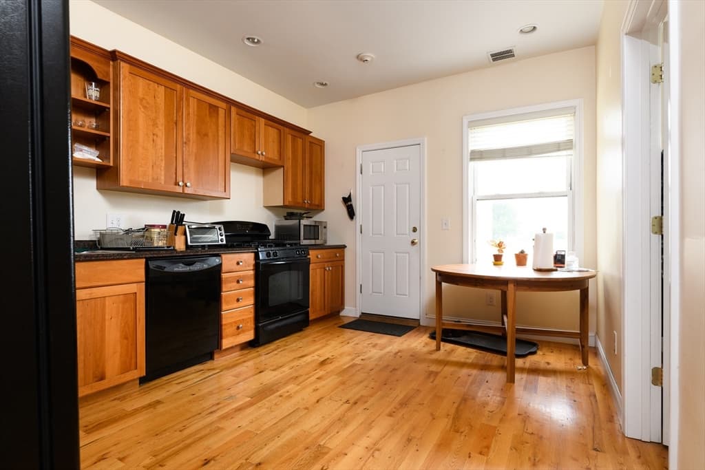 256 Somerville Ave #3 photo 2