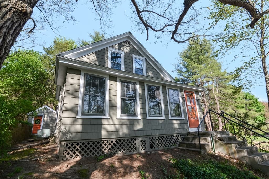56 Chestnut Hill Rd