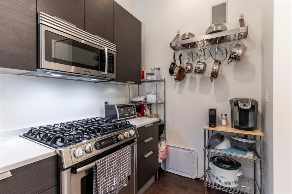 503 E 1st St #1 photo 3