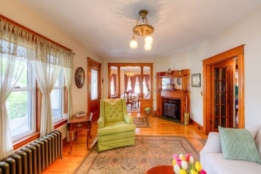 249 Webster St photo 4