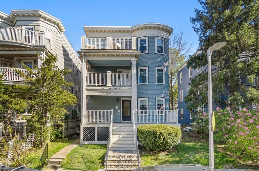 123 King St #1