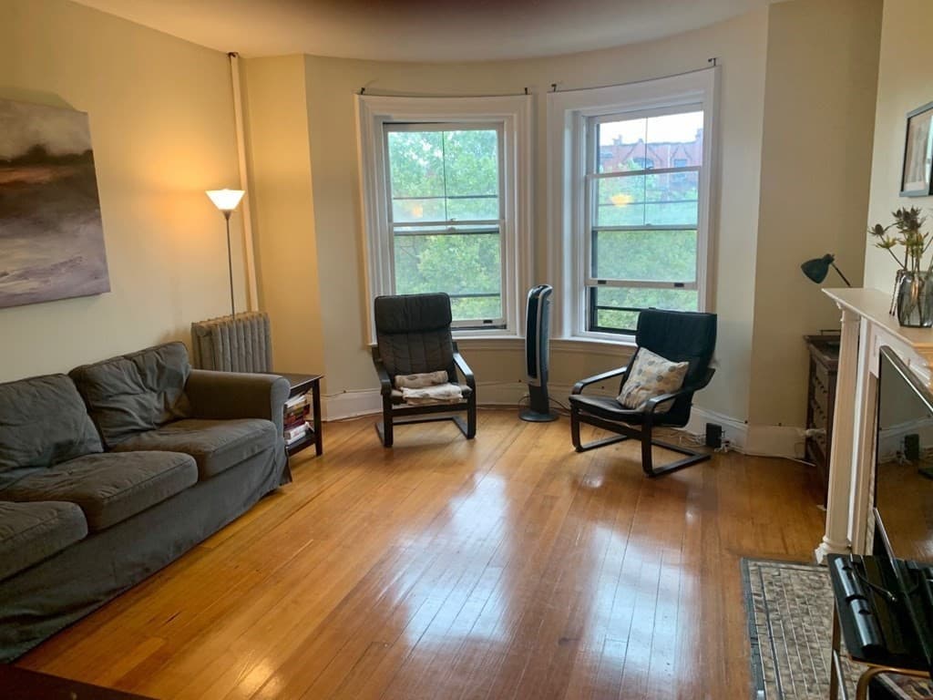 1056 Beacon St #9 photo 2