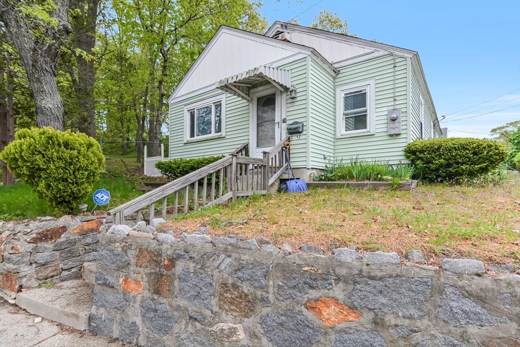 79 Birchcroft Rd photo 2