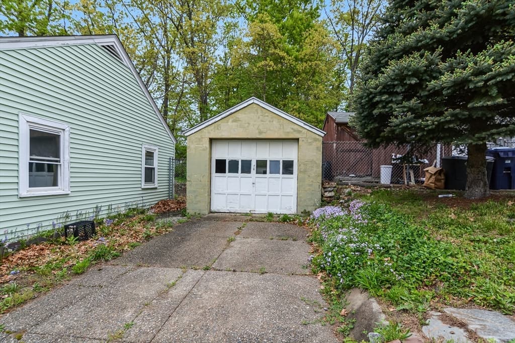 79 Birchcroft Rd photo 3