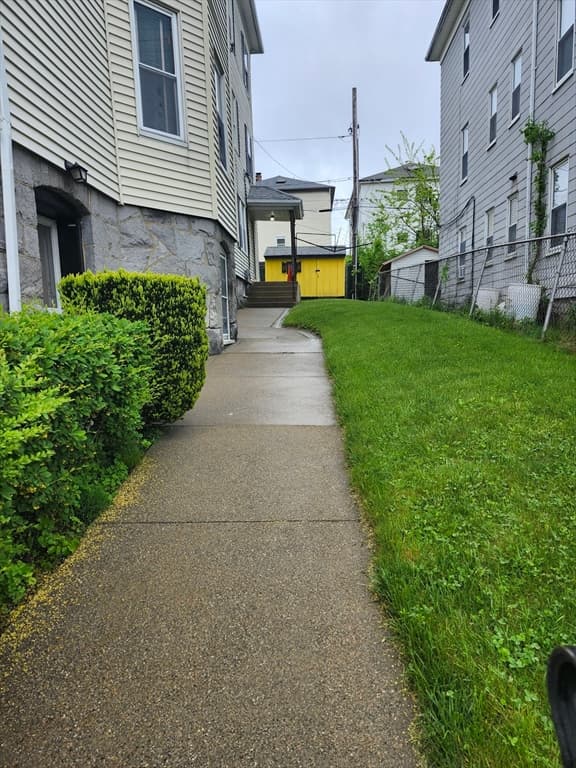 125 Ingleside Ave photo 3