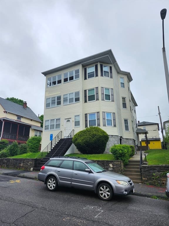 125 Ingleside Ave