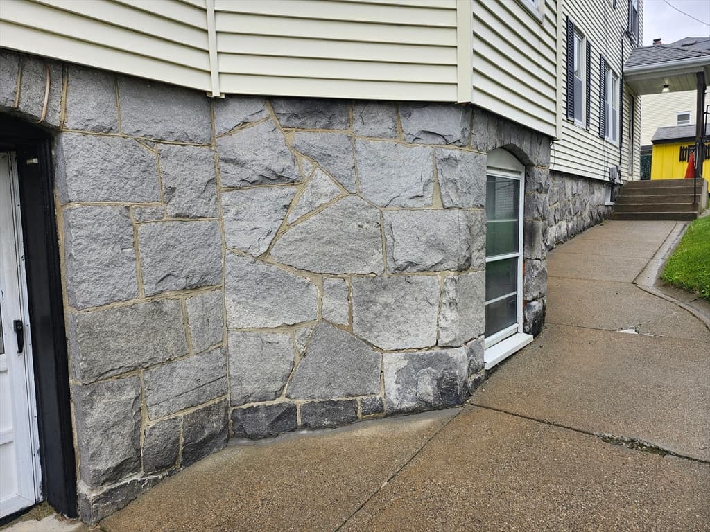 125 Ingleside Ave photo 4