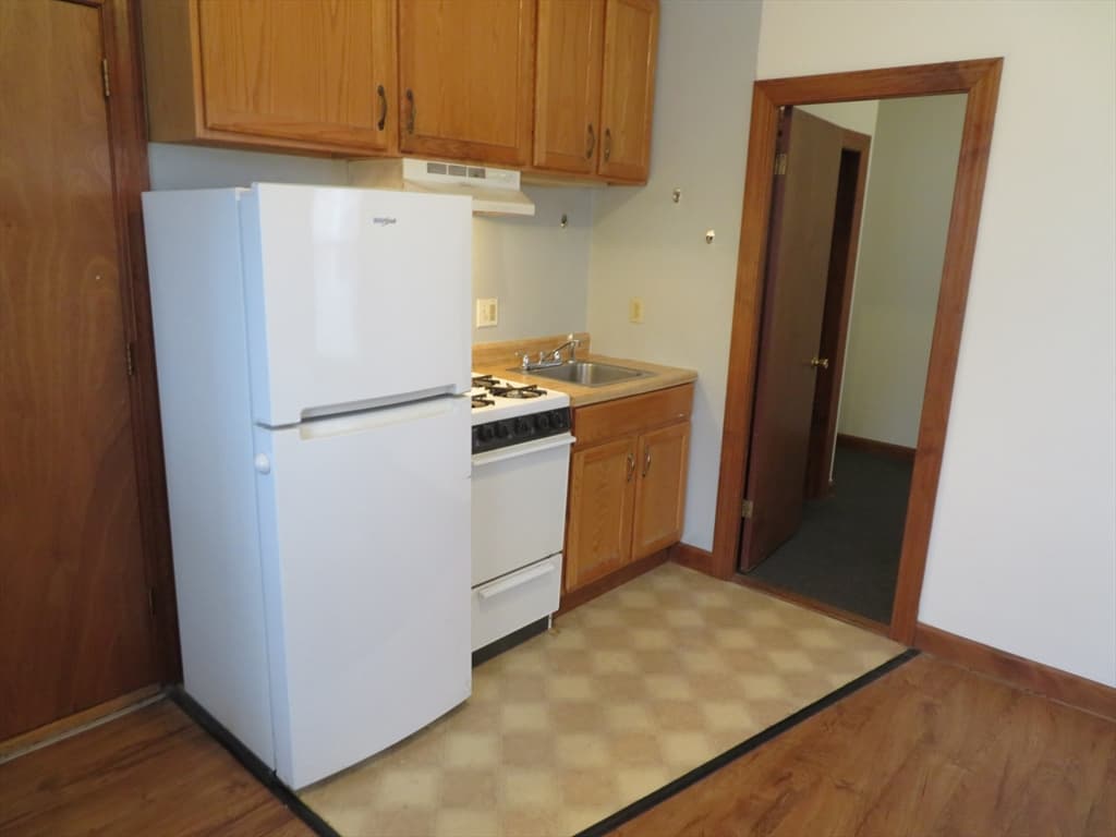 160 Hadley Street #3 photo 3