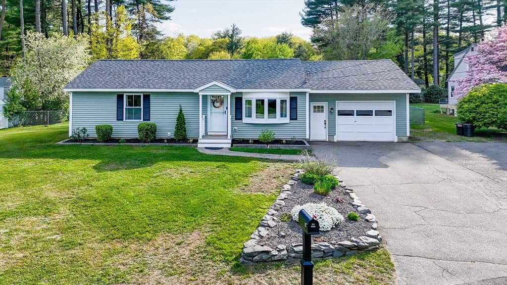 6 Bramble Dr photo 2
