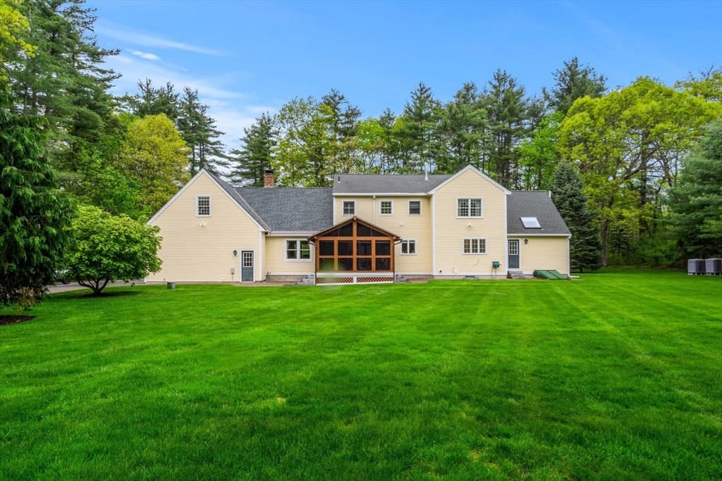 116 Reedy Meadow Rd photo 3