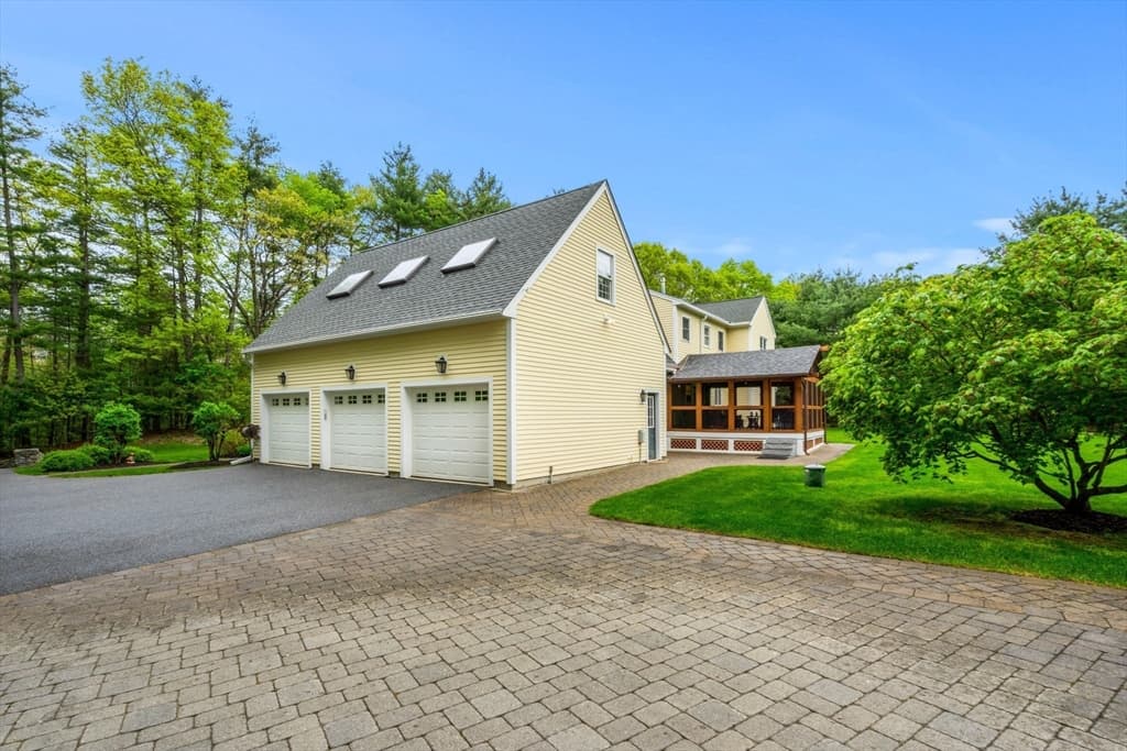 116 Reedy Meadow Rd photo 4