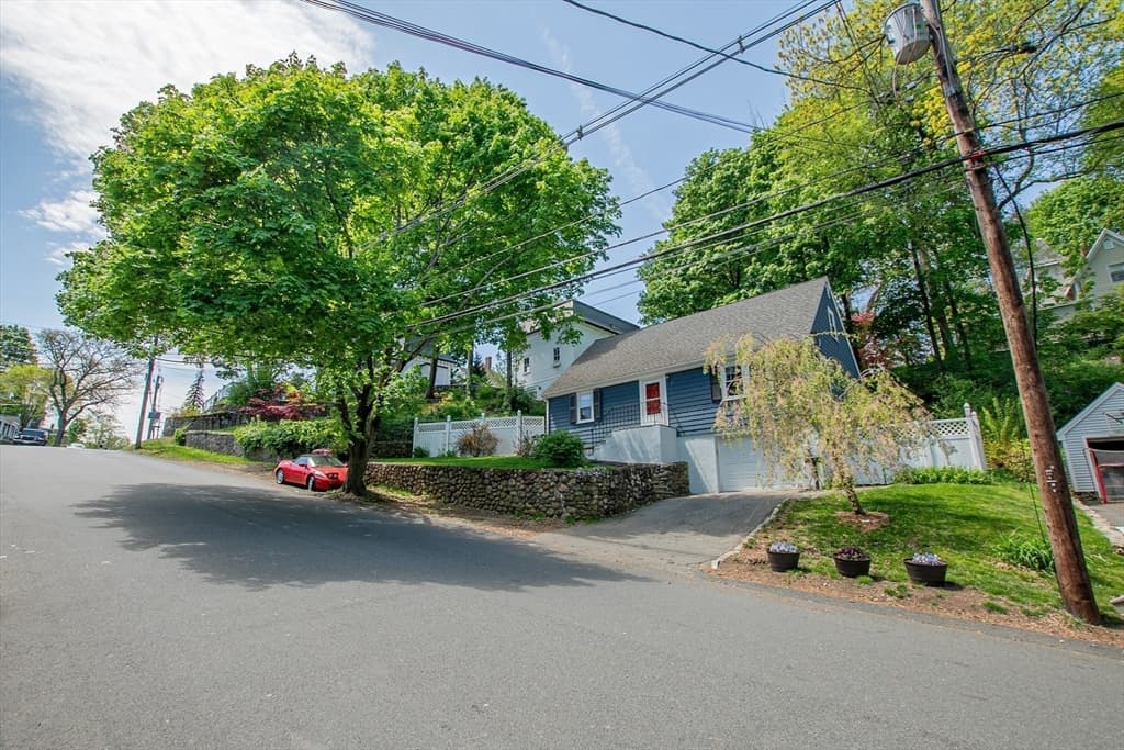 17 Chestnut St photo 2
