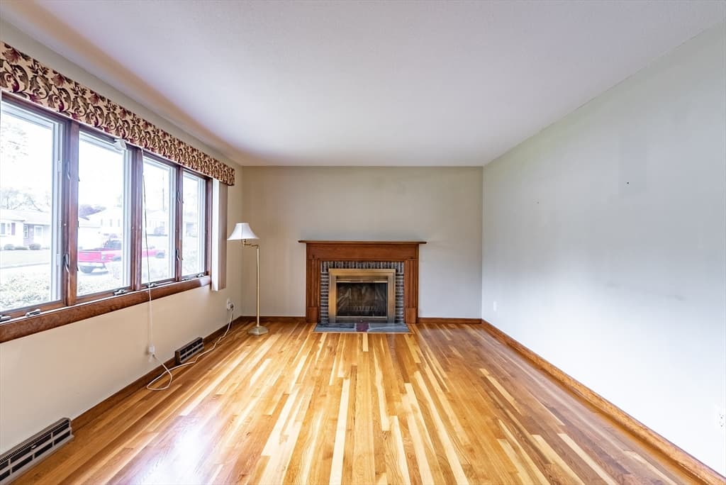 149 Cyran St photo 3