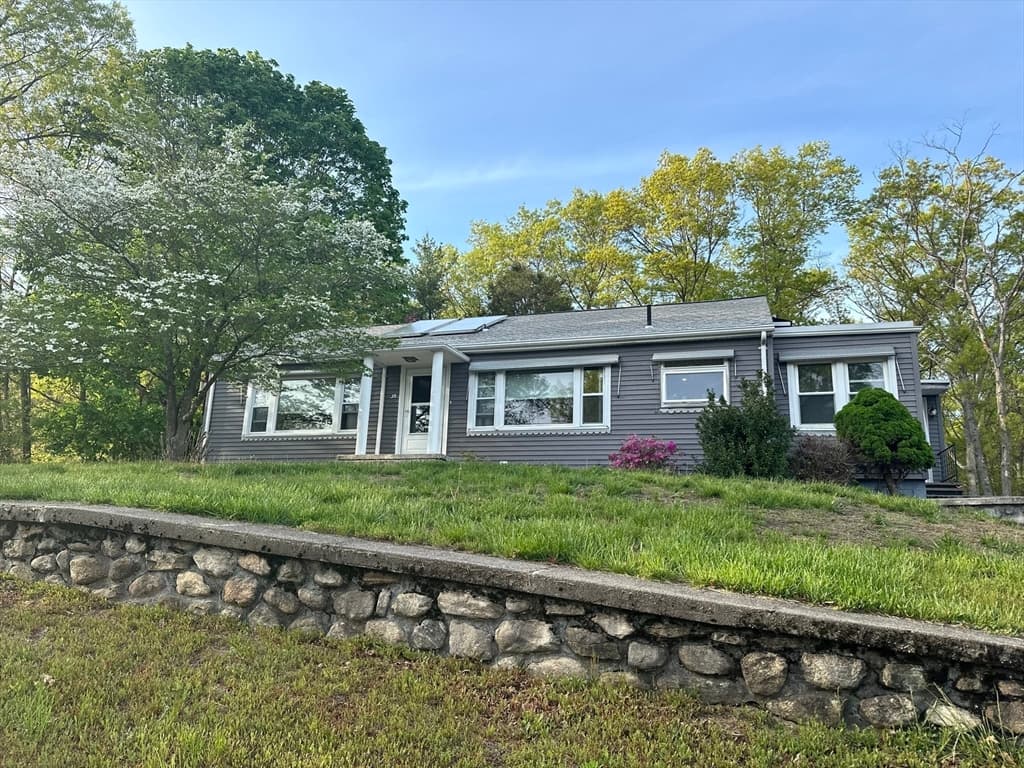 38 Pine St photo 2