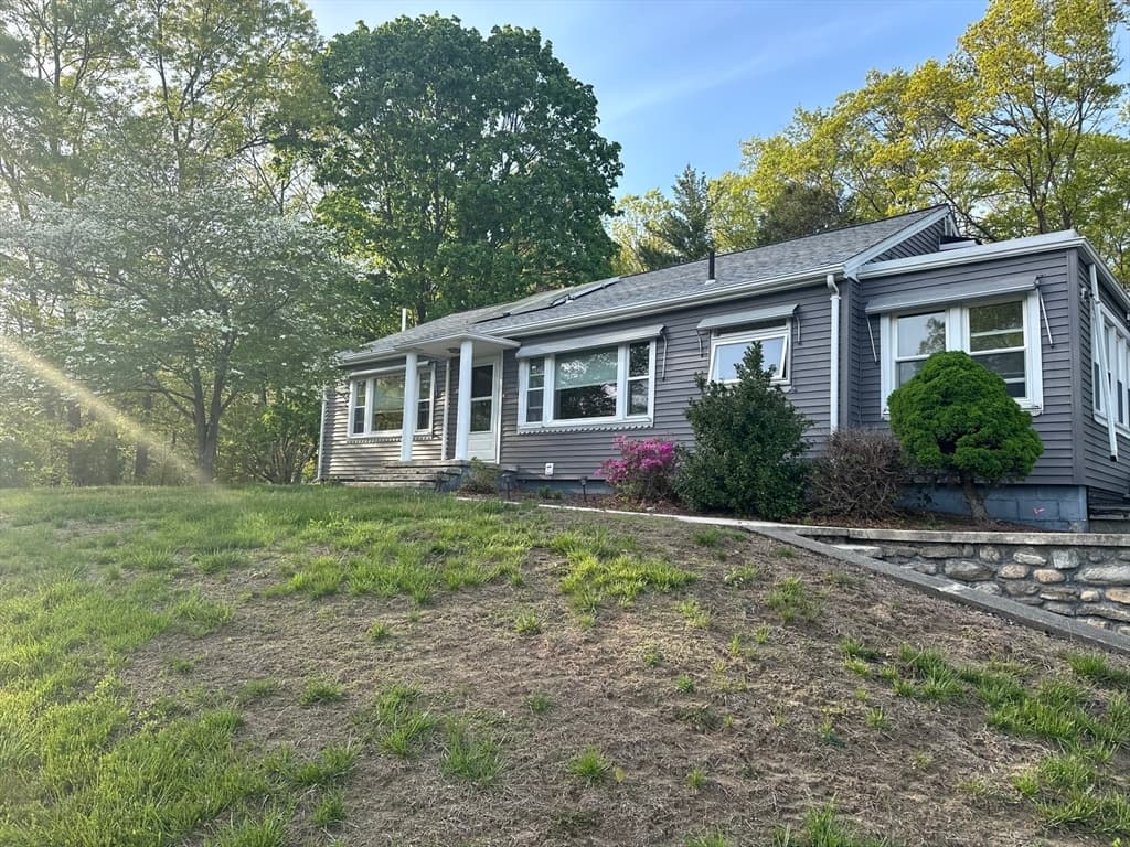 38 Pine St photo 3