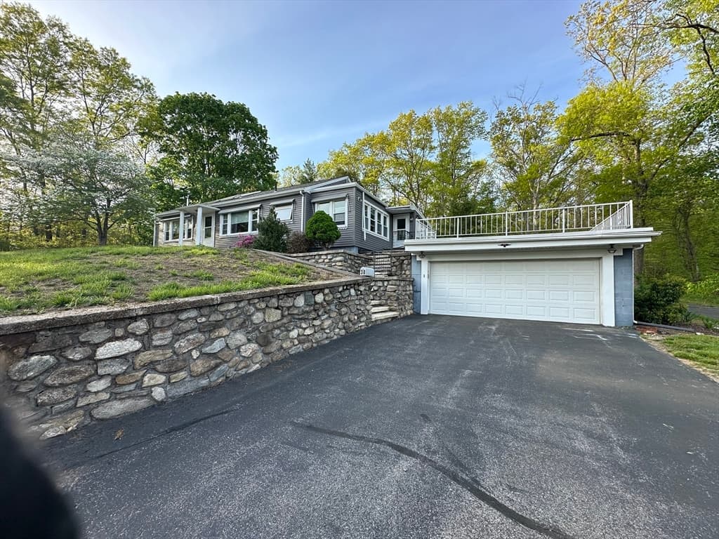 38 Pine St