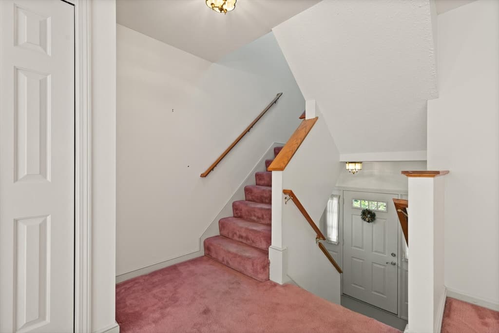 14 Lions Lane #1801 photo 3