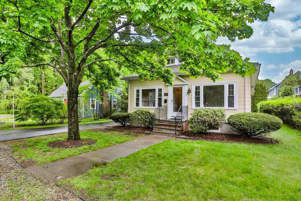 17 Meriam St