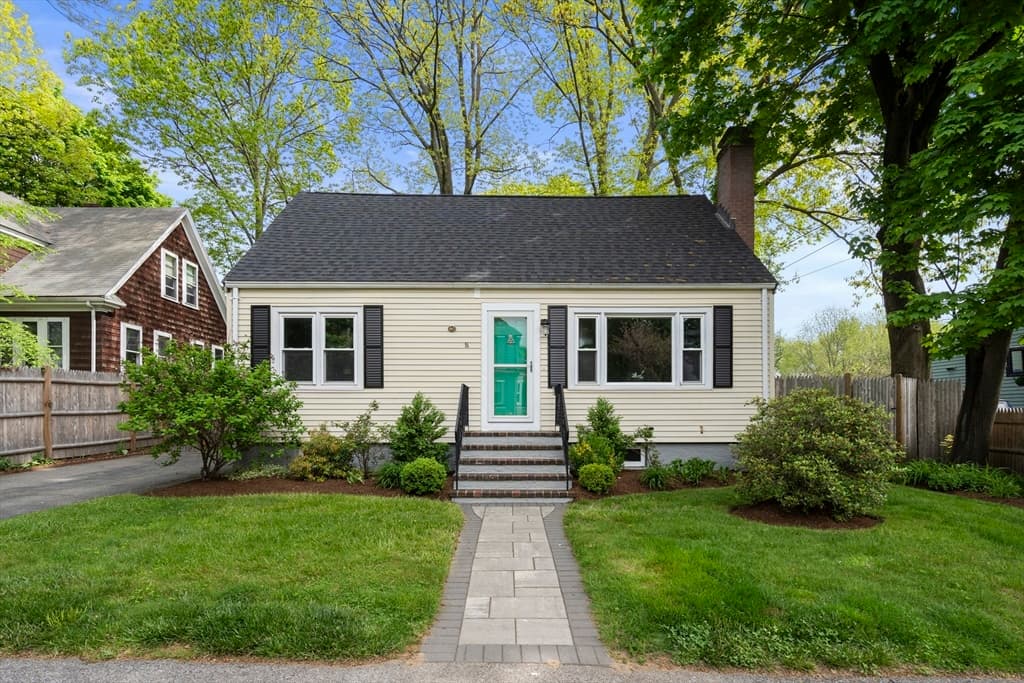 60 Bingham Ave photo 2