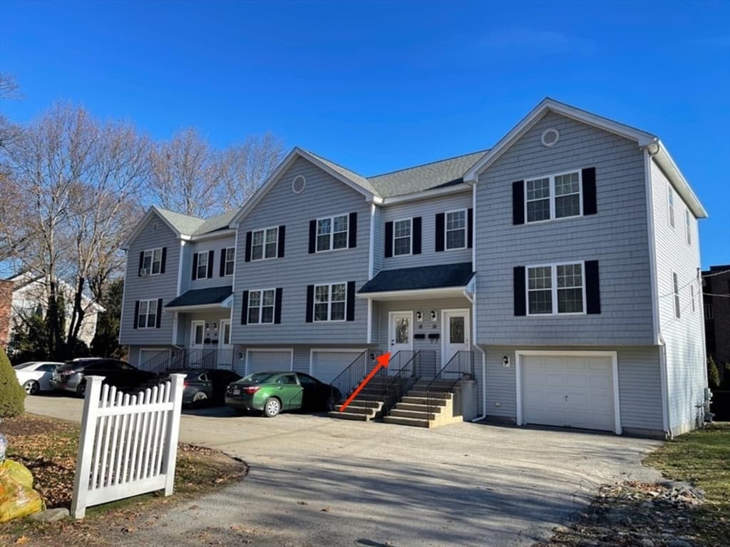 18 Corning Ave #18