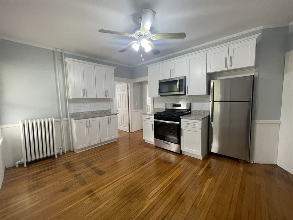 87 Glendower Rd #1 photo 2