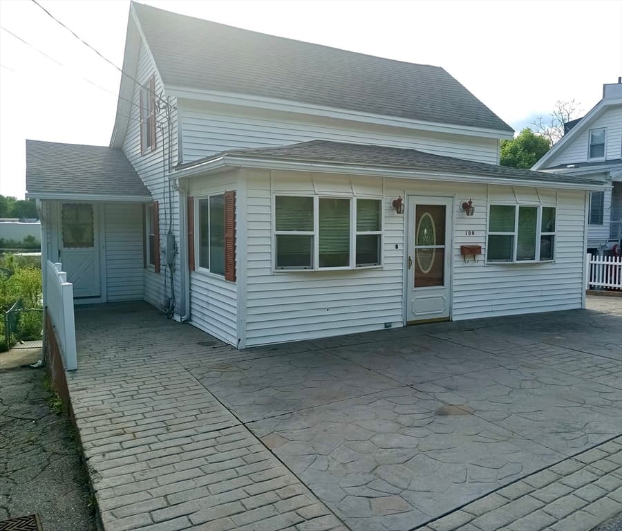 100 Manning St