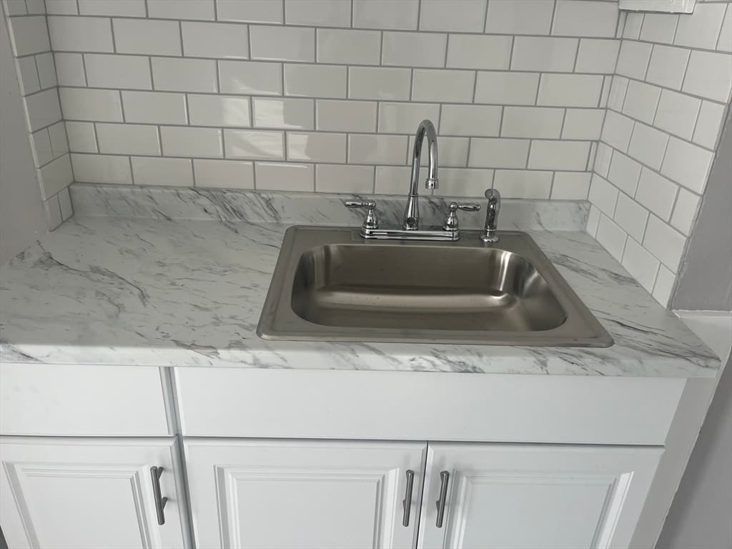 76 Sunnyside Ave #3 photo 2
