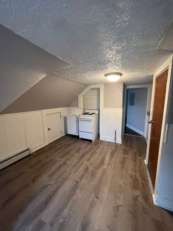 76 Sunnyside Ave #3