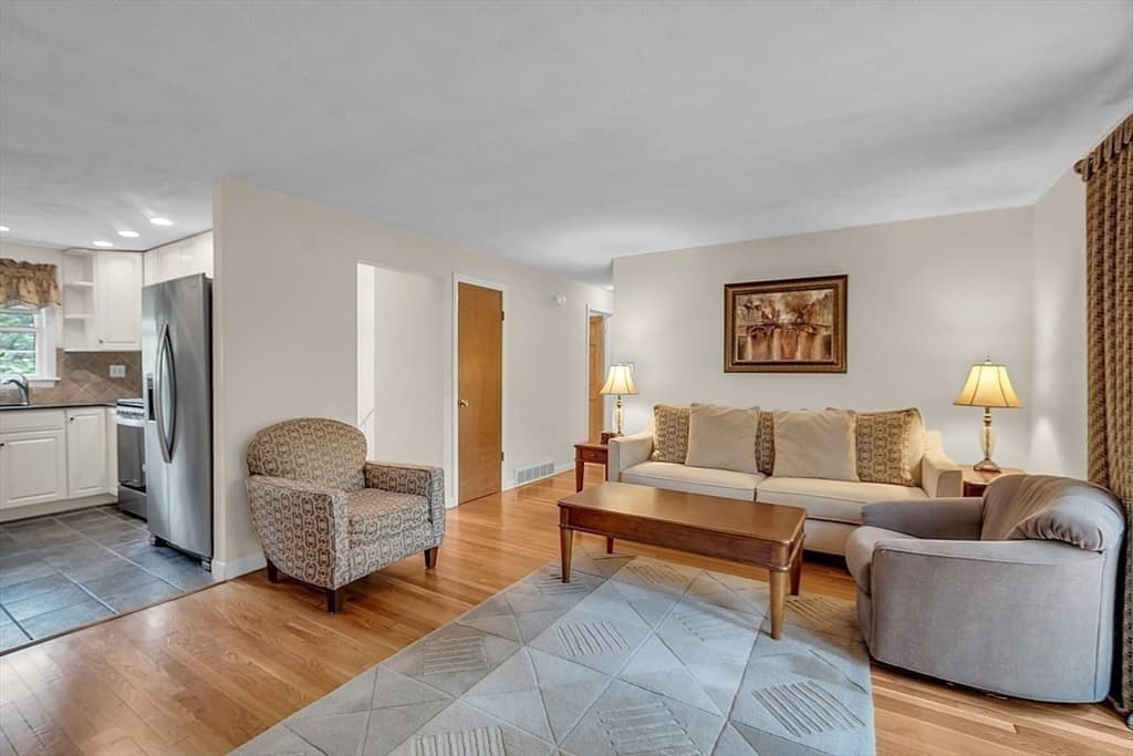 8 Joval Ct photo 3