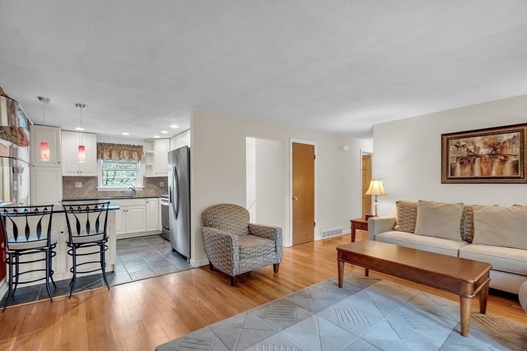 8 Joval Ct photo 4