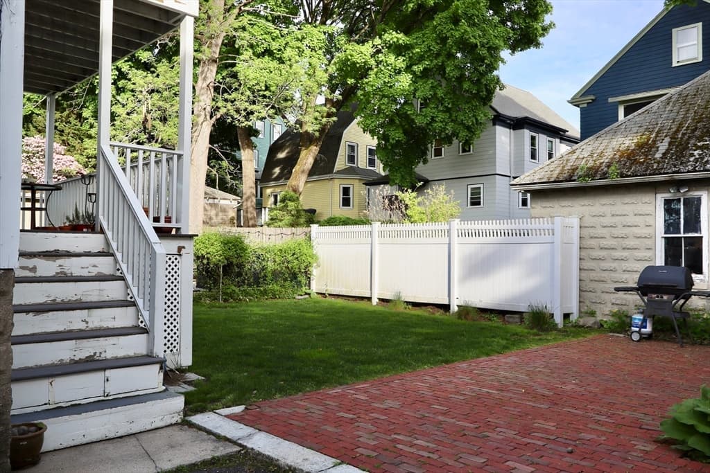 15 Wheelwright Road photo 4
