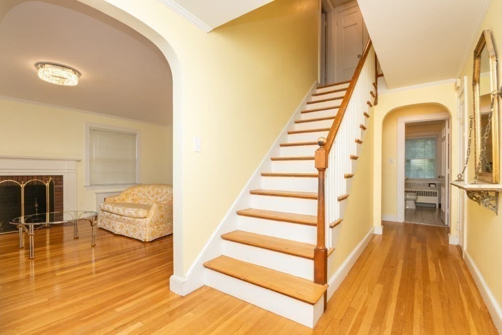 7 Hilltop St photo 4