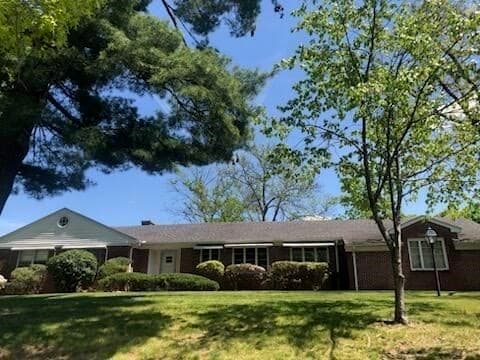 35 Squire Lane