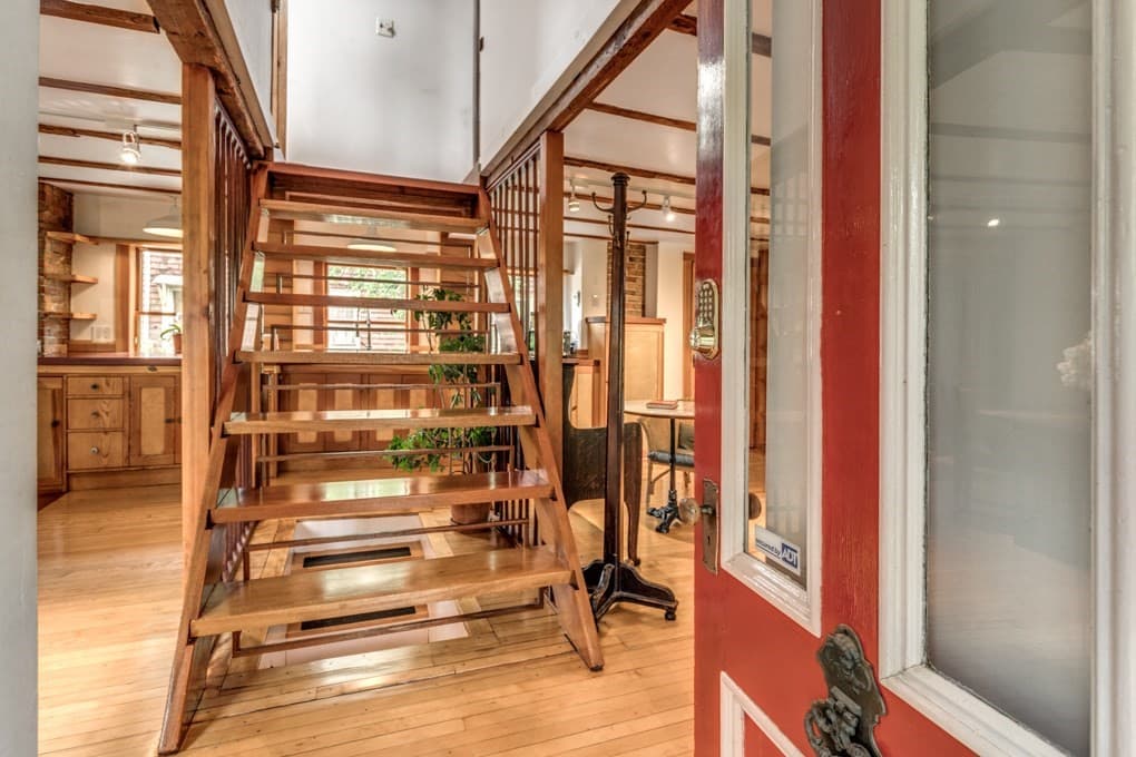 108 Auburn Street photo 4
