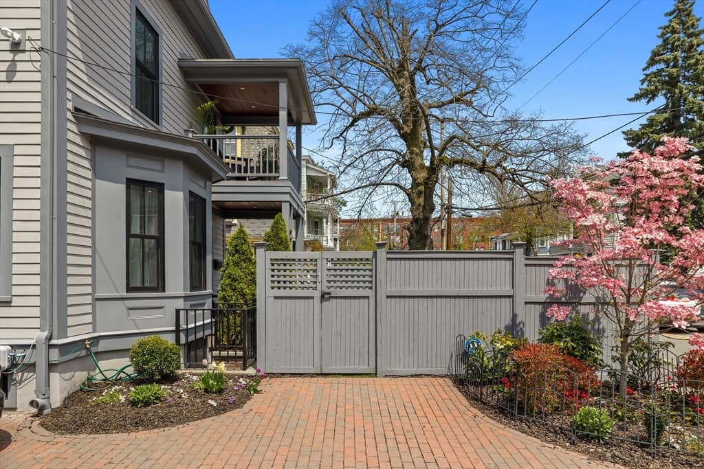 27 Walden Street #1 photo 4