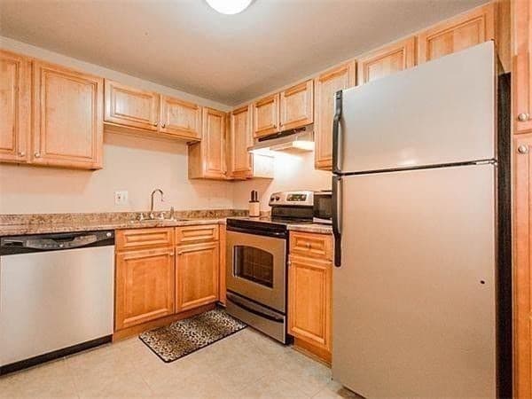 121 Tremont #221 photo 2