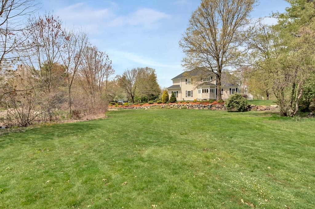 17 Sanderson Road photo 5