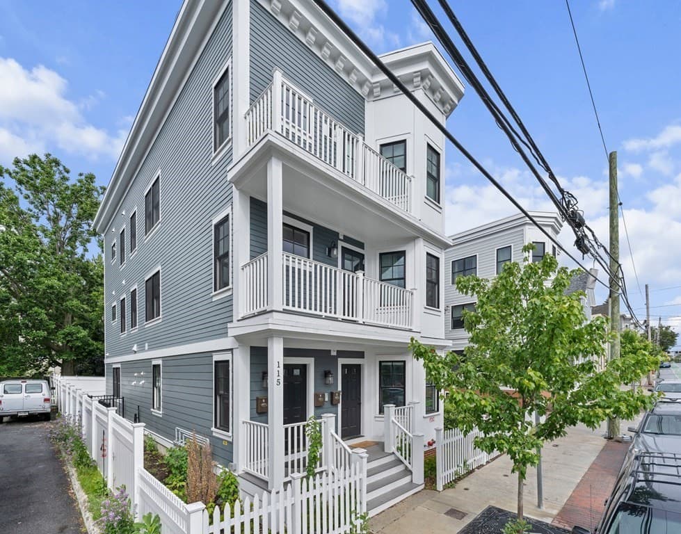 115 Beacon St #B photo 2