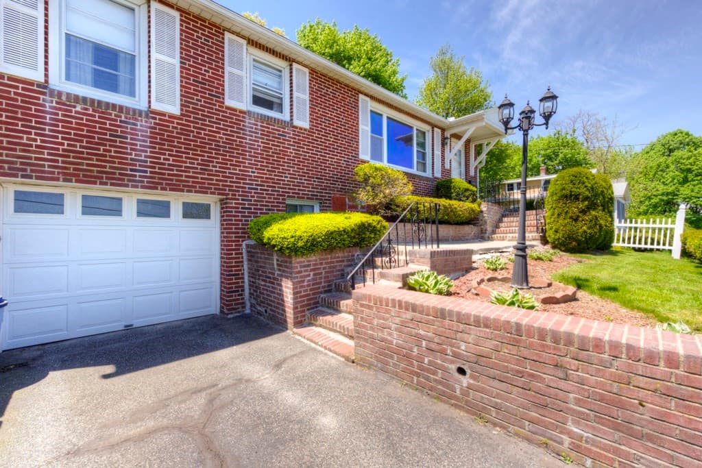 40 Marsh Ave photo 3