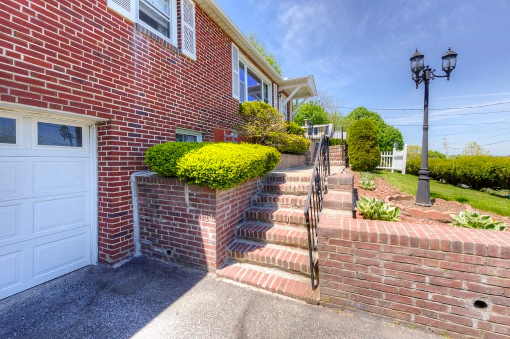 40 Marsh Ave photo 4