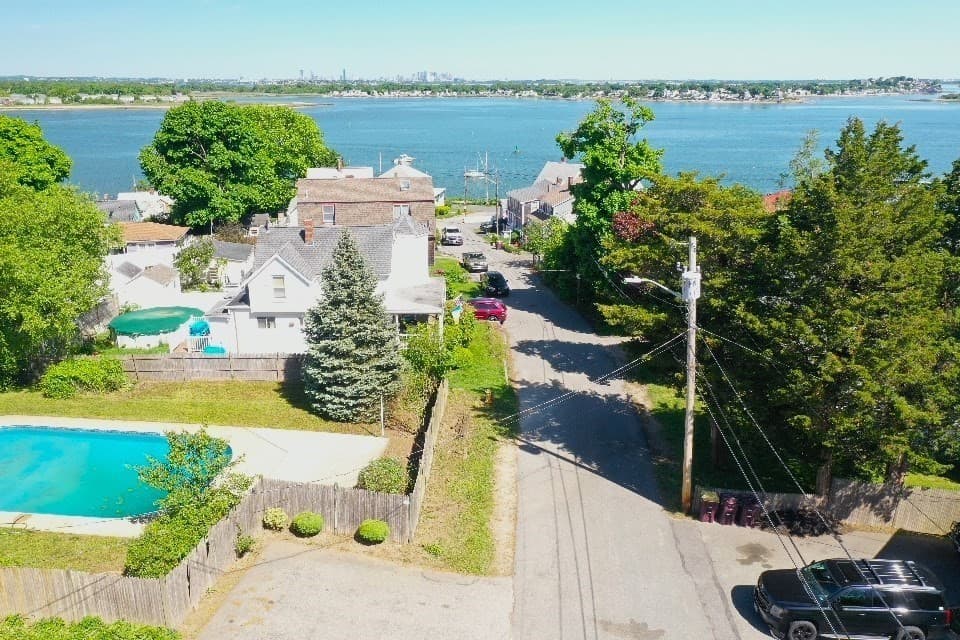 39 Squanto Rd