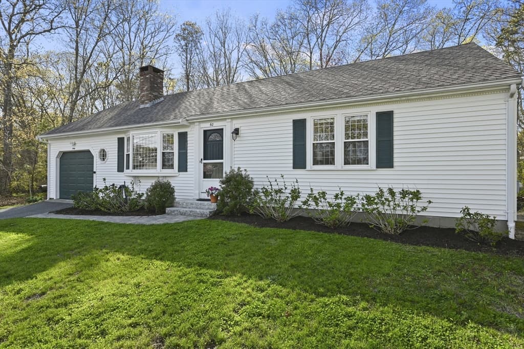 60 Freeboard Ln photo 4