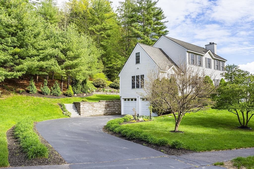 34 Woodland Drive photo 2