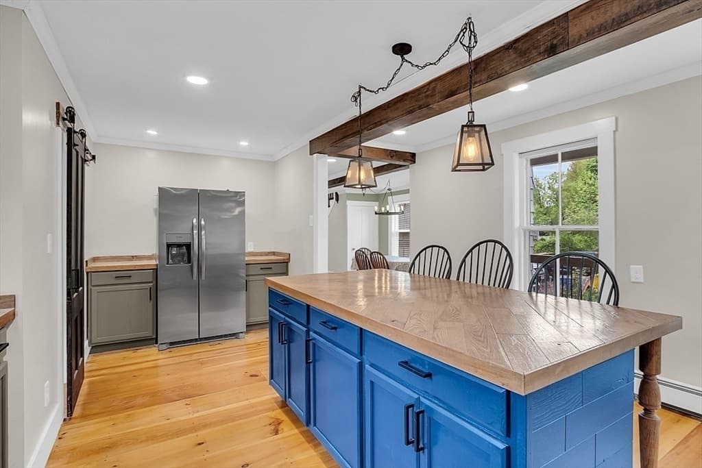 102 King St photo 2