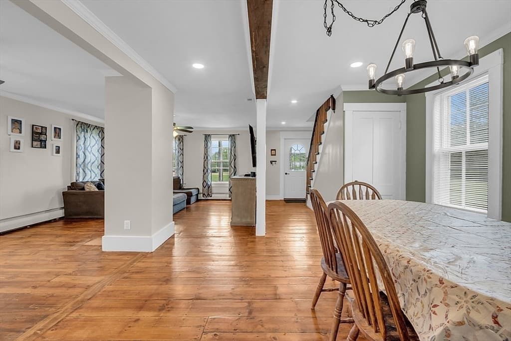 102 King St photo 3