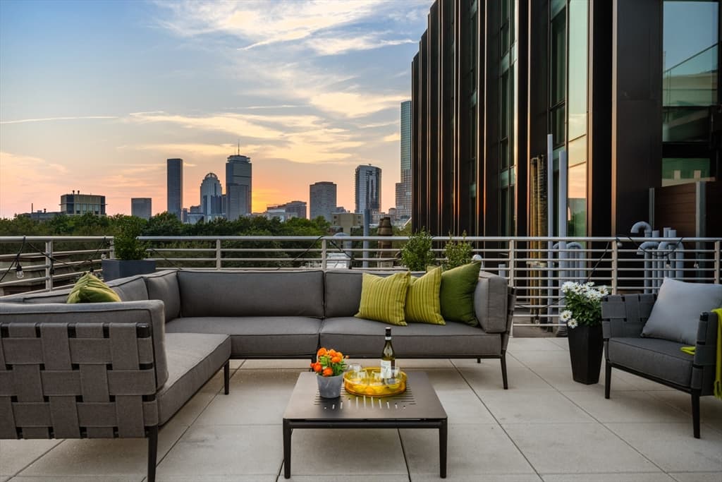 140 Shawmut #4C